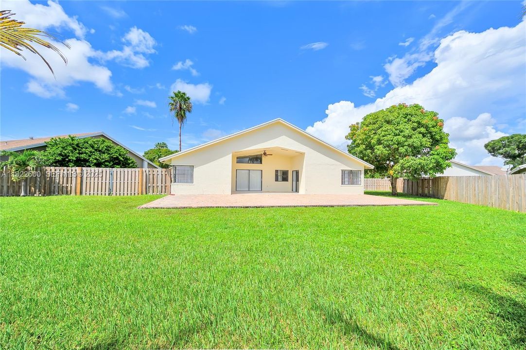 For Rent: $4,200 (4 beds, 2 baths, 1786 Square Feet)