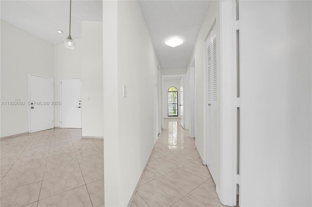 For Rent: $4,200 (4 beds, 2 baths, 1786 Square Feet)