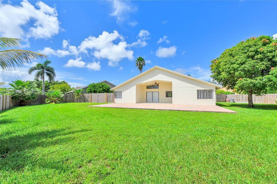 For Rent: $4,200 (4 beds, 2 baths, 1786 Square Feet)