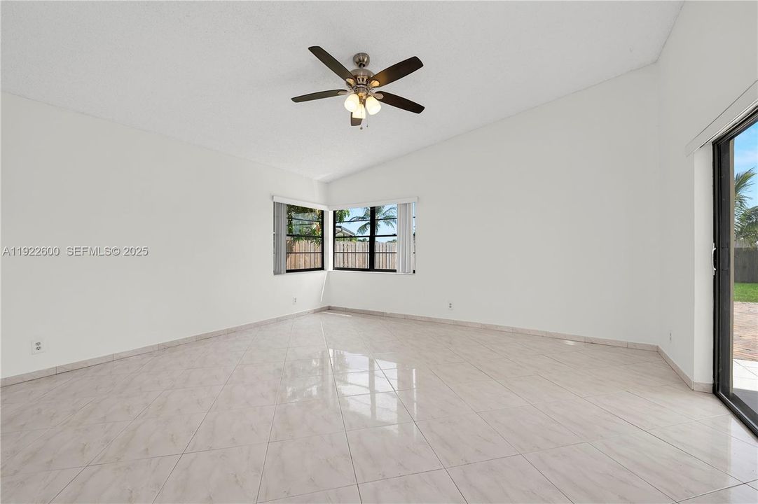 For Rent: $4,200 (4 beds, 2 baths, 1786 Square Feet)