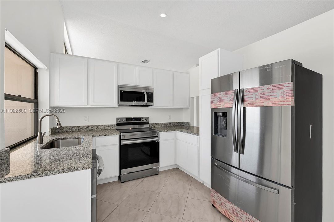 For Rent: $4,200 (4 beds, 2 baths, 1786 Square Feet)