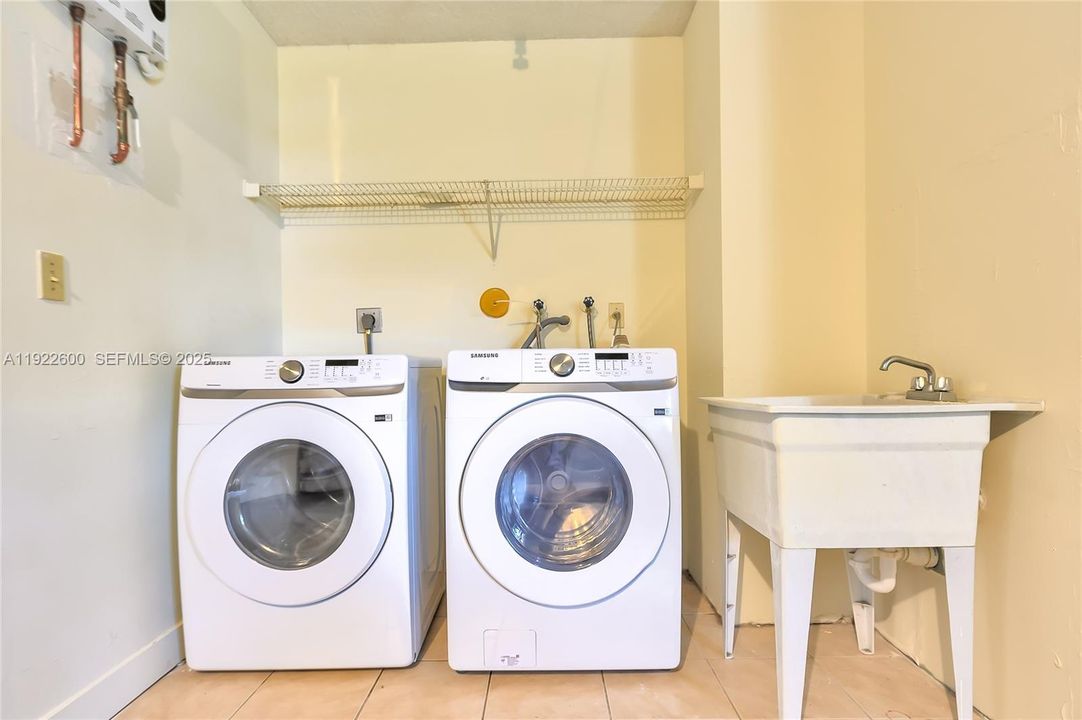 For Rent: $4,200 (4 beds, 2 baths, 1786 Square Feet)