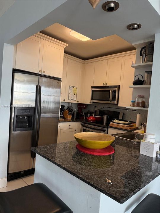 出租: $2,500 (2 贝兹, 2 浴室, 1145 平方英尺)