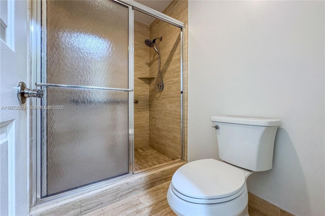 В аренду: $3,500 (2 спален, 2 ванн, 1323 Квадратных фут)