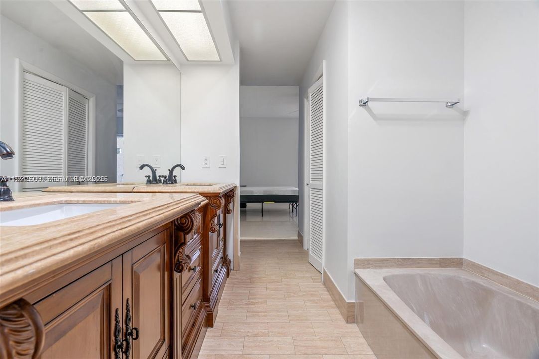 В аренду: $3,500 (2 спален, 2 ванн, 1323 Квадратных фут)