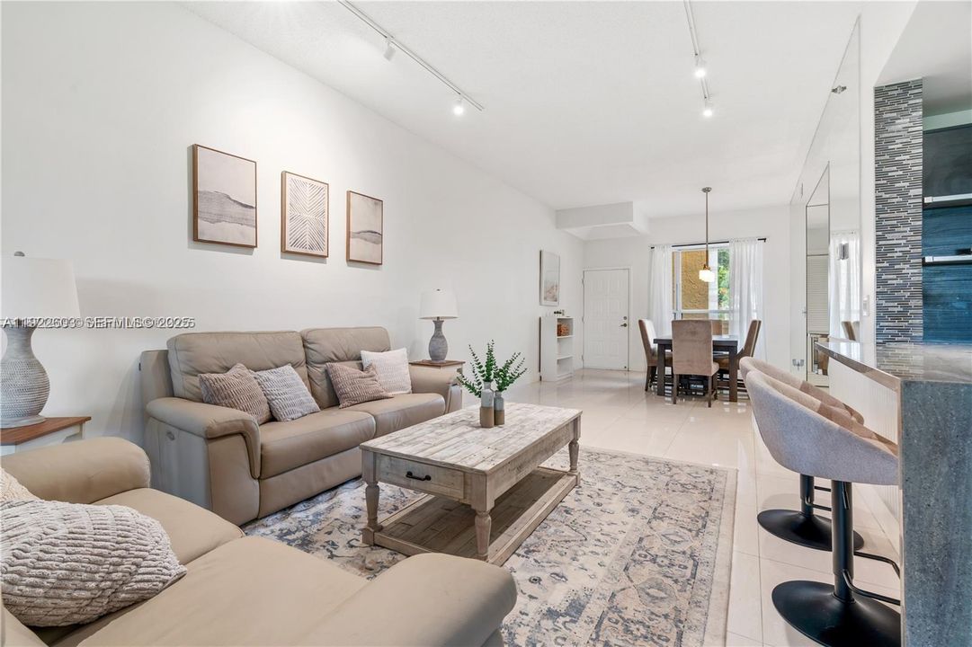 В аренду: $3,500 (2 спален, 2 ванн, 1323 Квадратных фут)