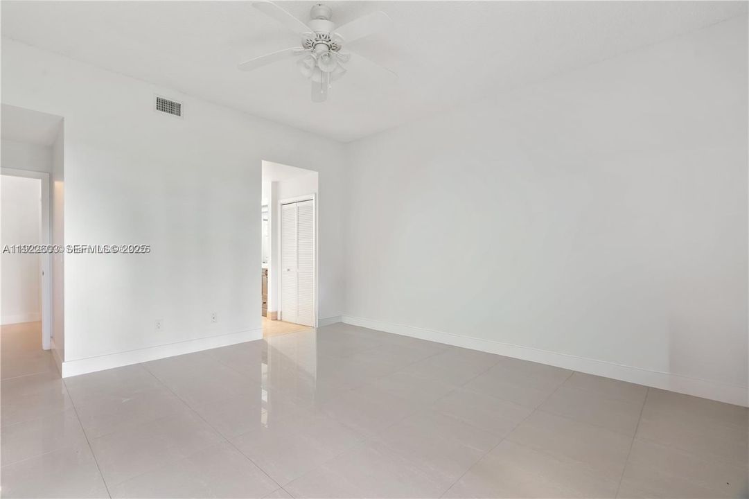 В аренду: $3,500 (2 спален, 2 ванн, 1323 Квадратных фут)