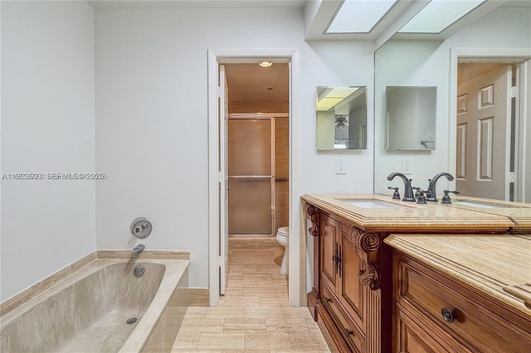 В аренду: $3,500 (2 спален, 2 ванн, 1323 Квадратных фут)