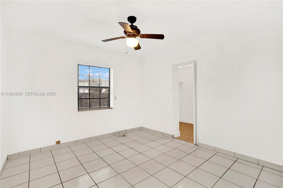 For Sale: $575,000 (2 beds, 2 baths, 1319 Square Feet)