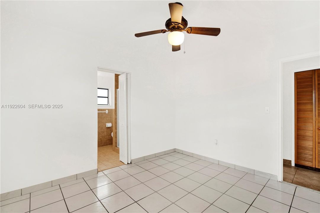 For Sale: $575,000 (2 beds, 2 baths, 1319 Square Feet)