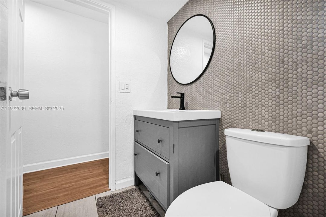 For Sale: $490,000 (4 beds, 2 baths, 1716 Square Feet)