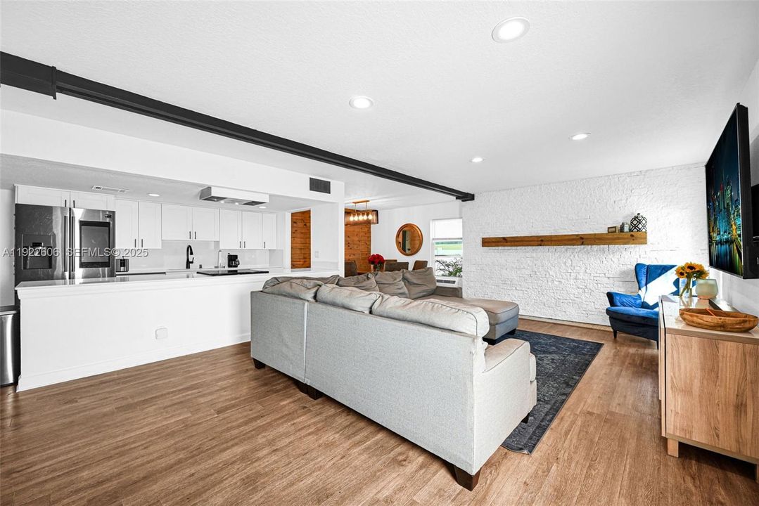 For Sale: $490,000 (4 beds, 2 baths, 1716 Square Feet)