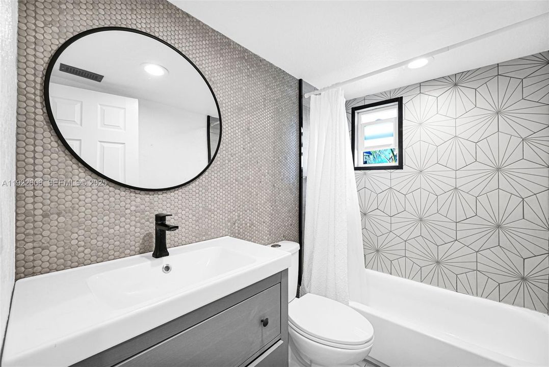 For Sale: $490,000 (4 beds, 2 baths, 1716 Square Feet)