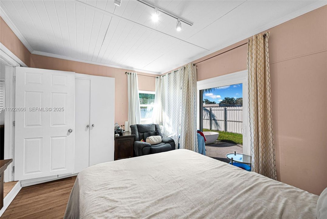 For Sale: $490,000 (4 beds, 2 baths, 1716 Square Feet)