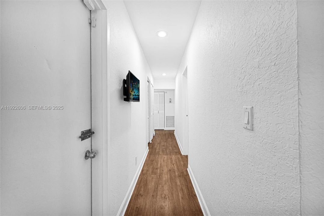 For Sale: $490,000 (4 beds, 2 baths, 1716 Square Feet)