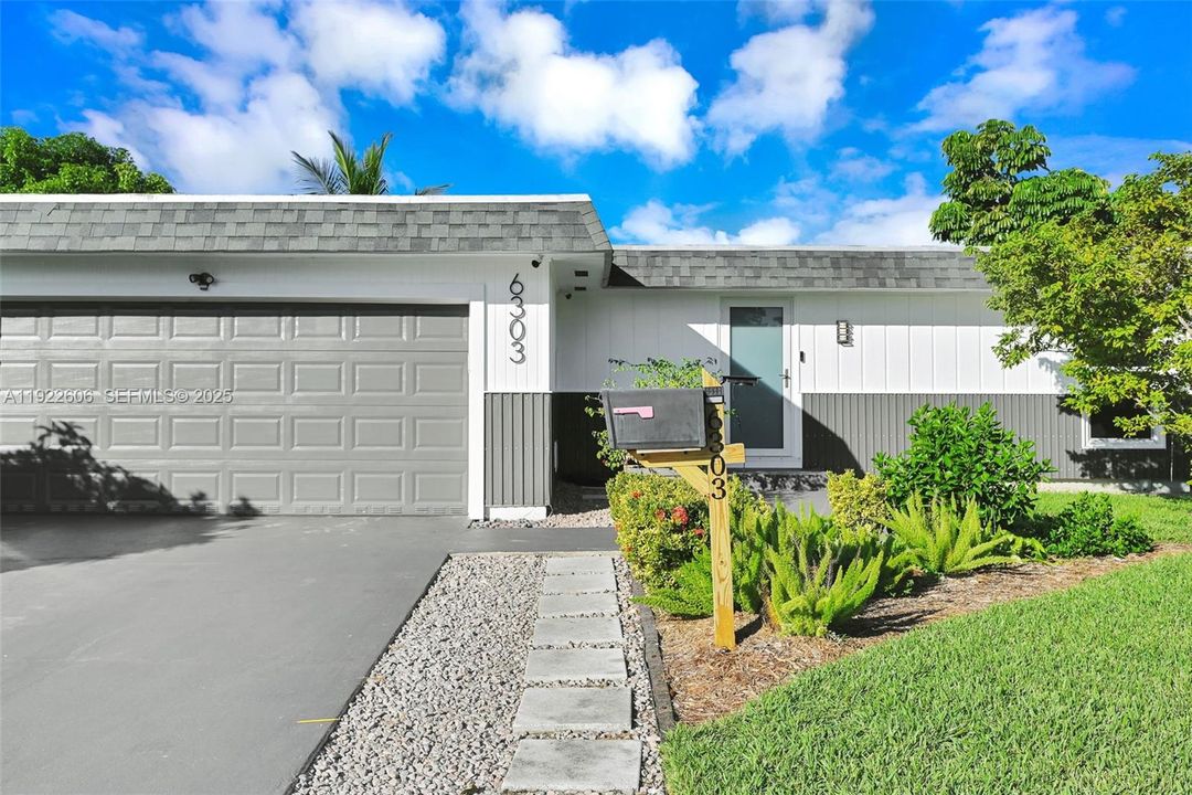 For Sale: $490,000 (4 beds, 2 baths, 1716 Square Feet)