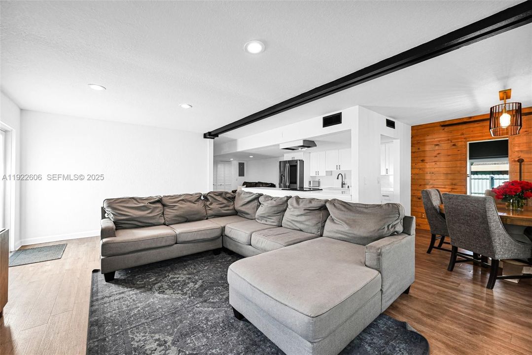 For Sale: $490,000 (4 beds, 2 baths, 1716 Square Feet)