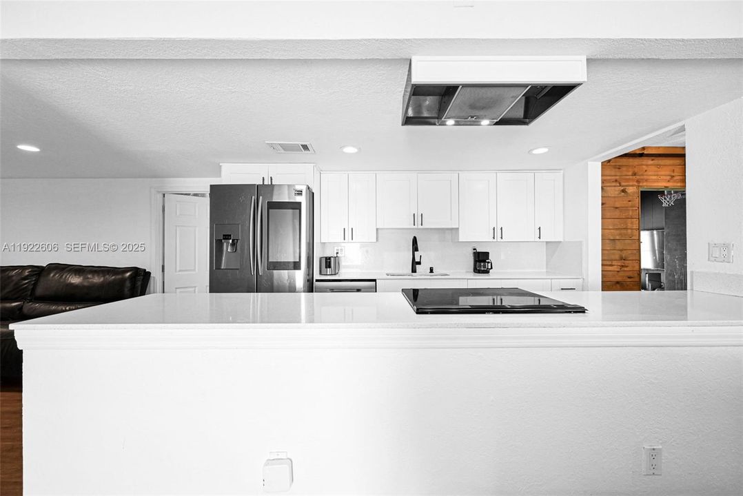 For Sale: $490,000 (4 beds, 2 baths, 1716 Square Feet)