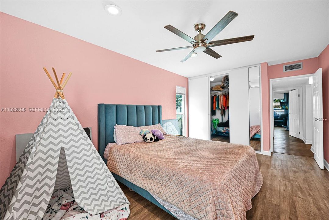 For Sale: $490,000 (4 beds, 2 baths, 1716 Square Feet)