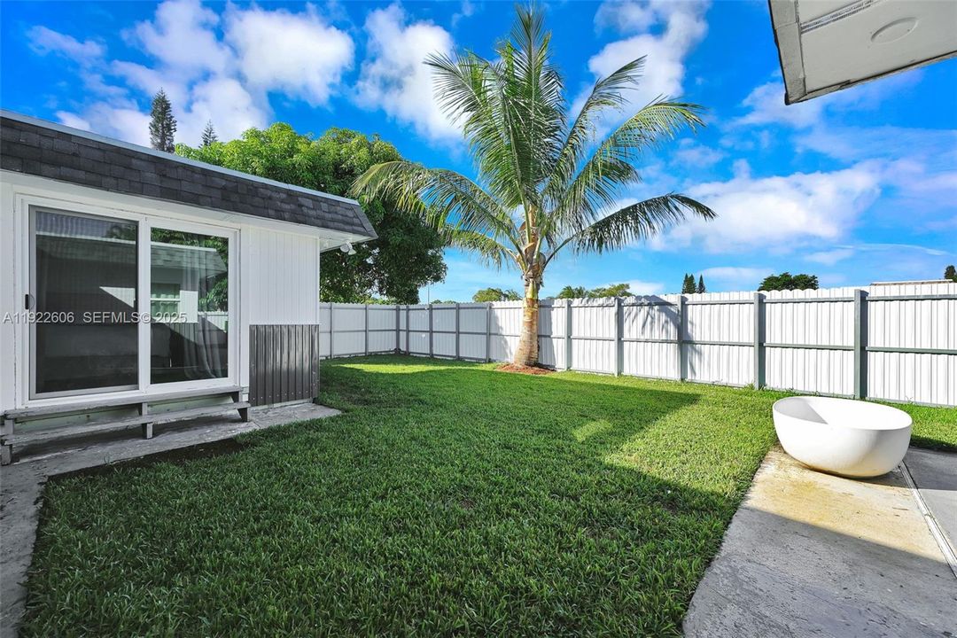 For Sale: $490,000 (4 beds, 2 baths, 1716 Square Feet)