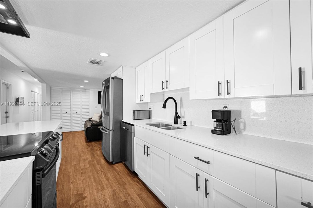 For Sale: $490,000 (4 beds, 2 baths, 1716 Square Feet)