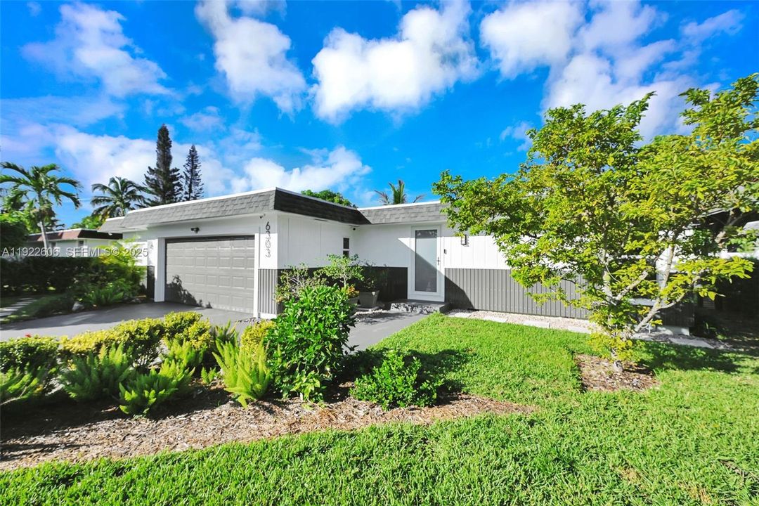 For Sale: $490,000 (4 beds, 2 baths, 1716 Square Feet)