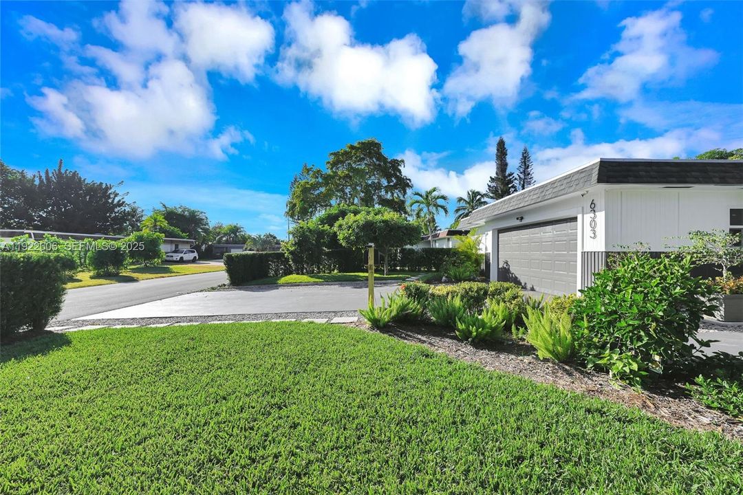 For Sale: $490,000 (4 beds, 2 baths, 1716 Square Feet)