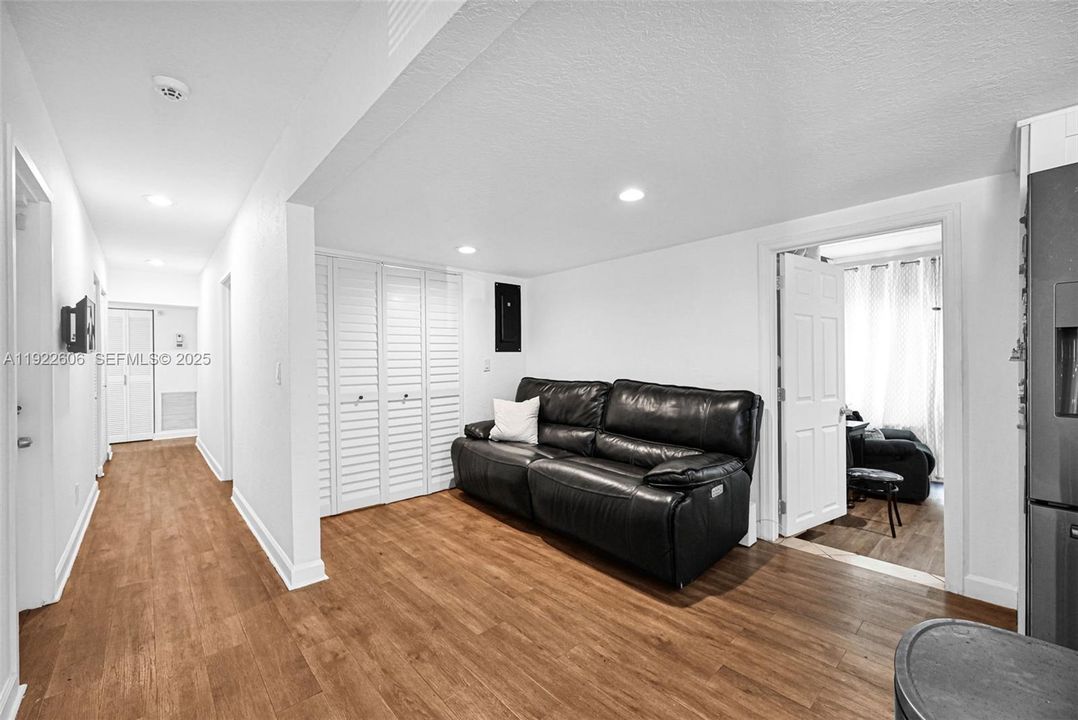 For Sale: $490,000 (4 beds, 2 baths, 1716 Square Feet)