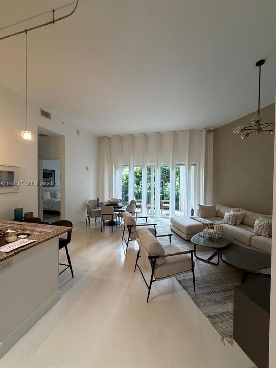 For Rent: $3,000 (1 beds, 1 baths, 900 Square Feet)