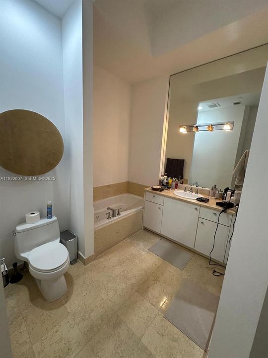 For Rent: $3,000 (1 beds, 1 baths, 900 Square Feet)