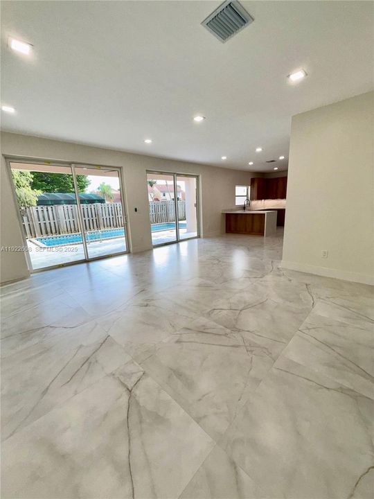 В аренду: $5,200 (4 спален, 2 ванн, 2885 Квадратных фут)