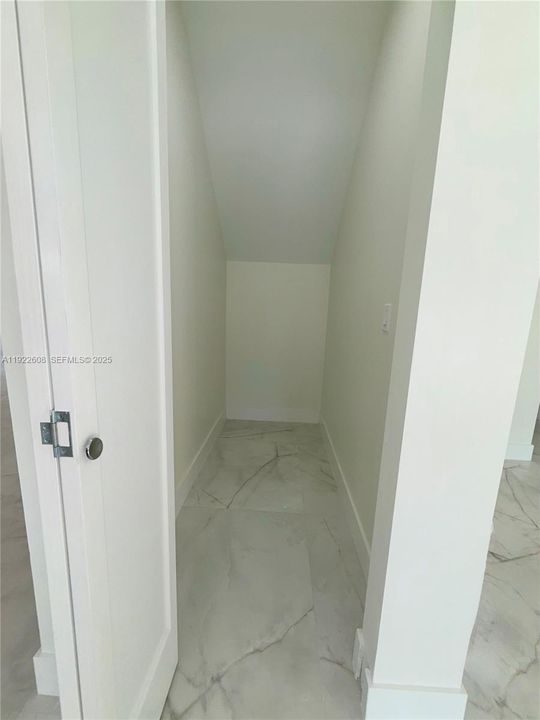 В аренду: $5,200 (4 спален, 2 ванн, 2885 Квадратных фут)