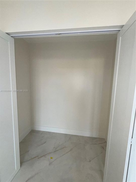 Bedroom - Walk-in Closet