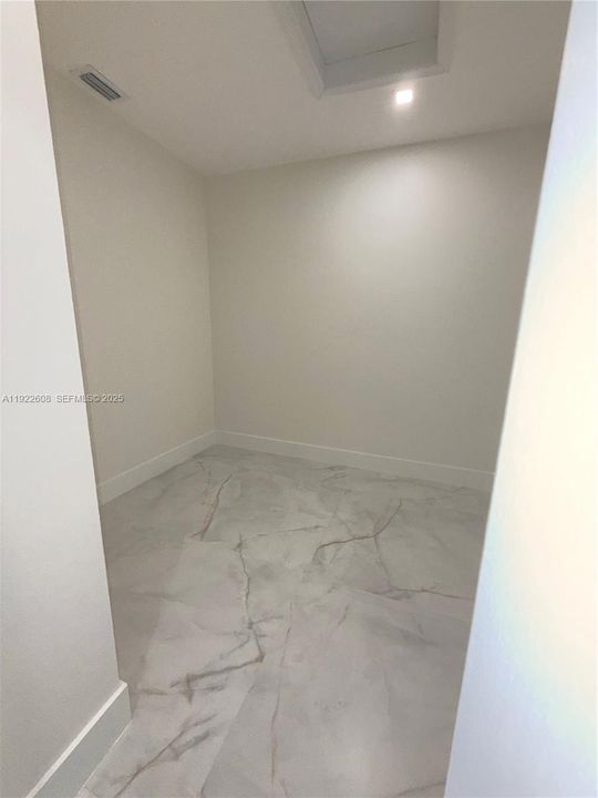 Walk-in Closet