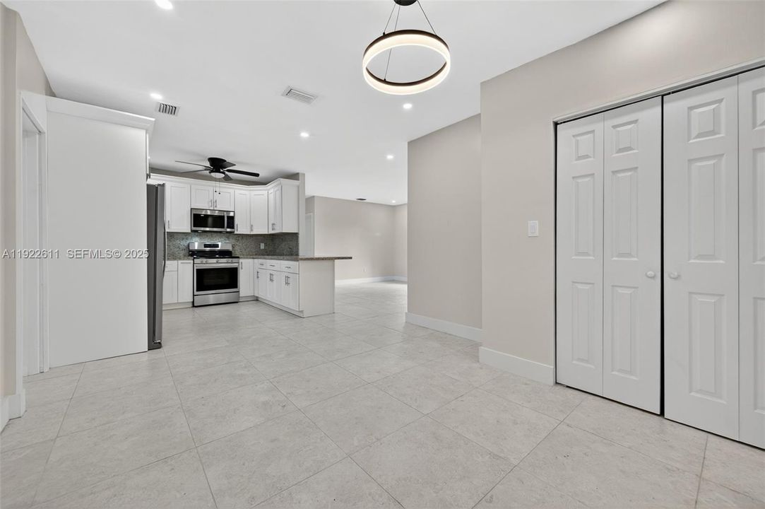 For Sale: $650,000 (3 beds, 2 baths, 1250 Square Feet)