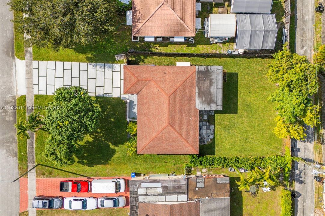 For Sale: $650,000 (3 beds, 2 baths, 1250 Square Feet)