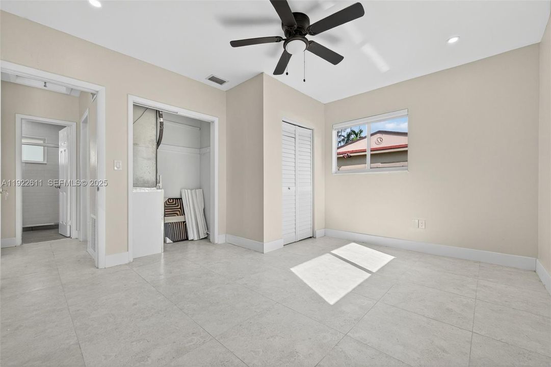 For Sale: $650,000 (3 beds, 2 baths, 1250 Square Feet)