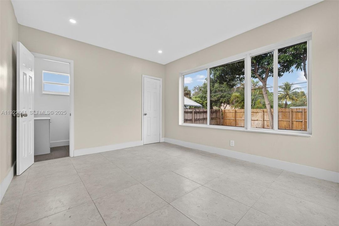 For Sale: $650,000 (3 beds, 2 baths, 1250 Square Feet)