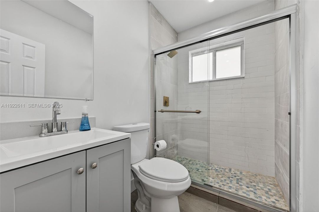 For Sale: $650,000 (3 beds, 2 baths, 1250 Square Feet)