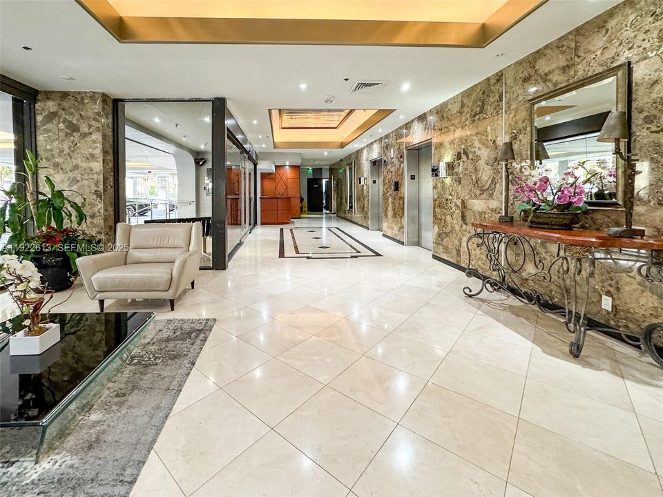 出租: $9,000 (3 贝兹, 2 浴室, 2367 平方英尺)