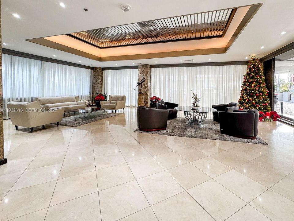 出租: $9,000 (3 贝兹, 2 浴室, 2367 平方英尺)