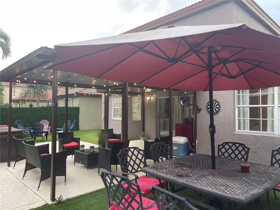 For Sale: $679,000 (4 beds, 2 baths, 2263 Square Feet)