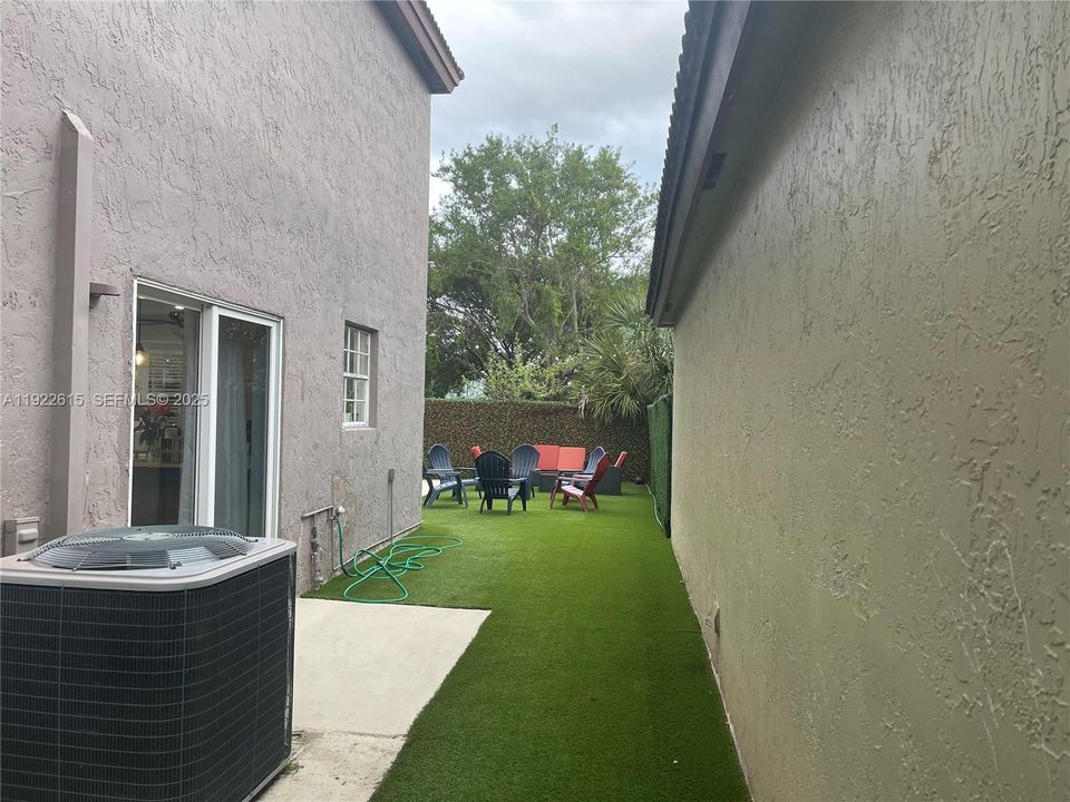 For Sale: $679,000 (4 beds, 2 baths, 2263 Square Feet)