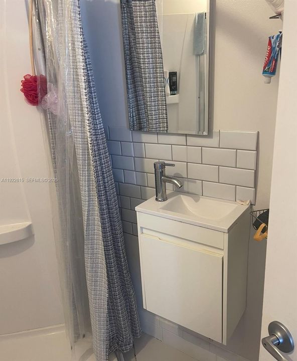 For Sale: $679,000 (4 beds, 2 baths, 2263 Square Feet)