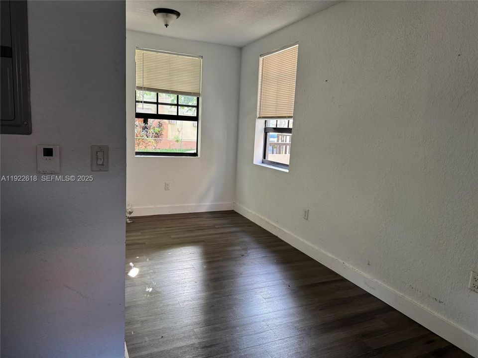 For Rent: $1,600 (1 beds, 1 baths, 550 Square Feet)