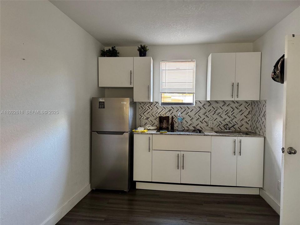 For Rent: $1,600 (1 beds, 1 baths, 550 Square Feet)