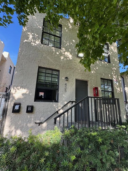 For Rent: $1,600 (1 beds, 1 baths, 550 Square Feet)