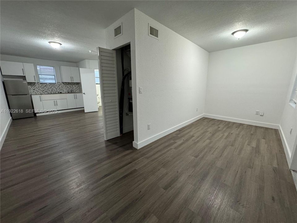 For Rent: $1,600 (1 beds, 1 baths, 550 Square Feet)
