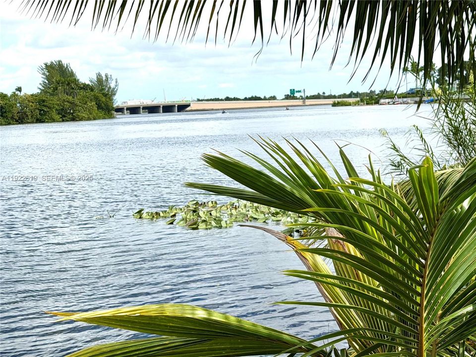 В аренду: $1,850 (0 спален, 1 ванн, 504 Квадратных фут)