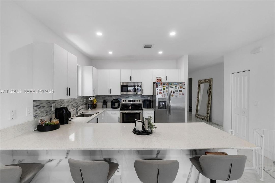 待售: $659,000 (4 贝兹, 3 浴室, 1895 平方英尺)